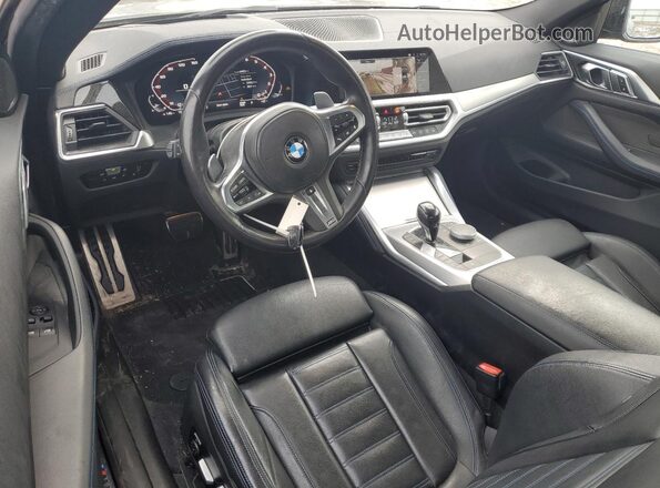 WBA13AR04NCJ02389 2022 BMW M4 Gray Vista del salpicadero