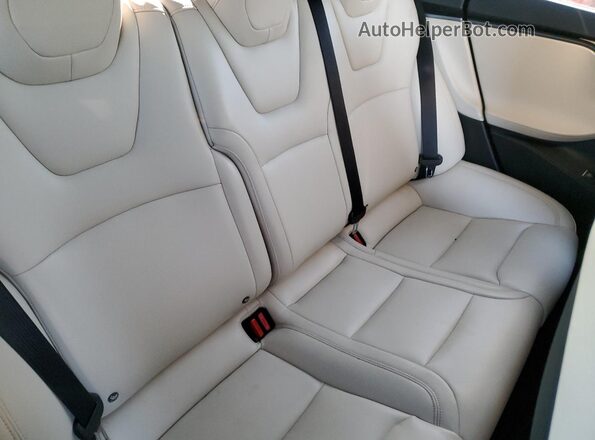 5YJSA1E24LF391469 2020 TESLA MODEL Красный Вид задних сидений