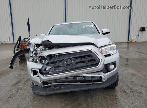 3TYRZ5CN1NT020669 2022 TOYOTA TACOMA Серебряный Вид спереди