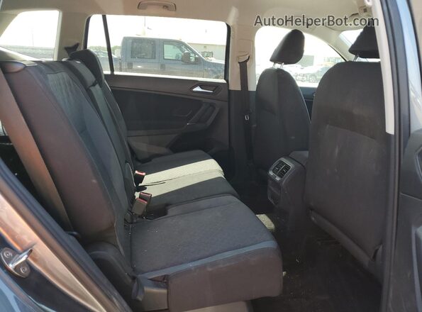3VV1B7AX8LM122868 2020 VOLKSWAGEN TIGUAN Угольный Вид задней части салона