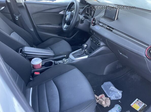 JM1DKFC79H0168772 2017 MAZDA CX-3 Silver Front view