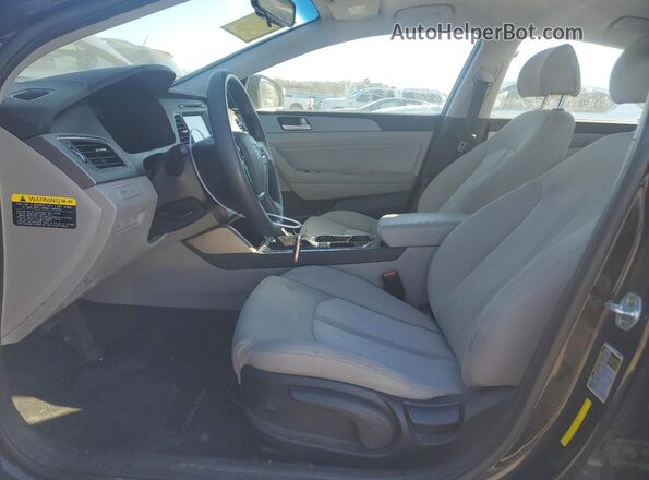 KMHE24L38HA067587 2017 HYUNDAI SONATA Черный Вид салона спереди