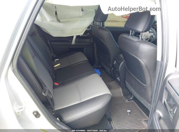 JTENU5JR0P6092072 2023 TOYOTA 4RUNNER Gray Вид наклейки з VIN-кодом