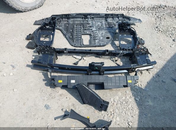 KNDNE5KA8S6042829 2025 KIA CARNIVAL MPV HYBRID Silver Widok deski rozdzielczej