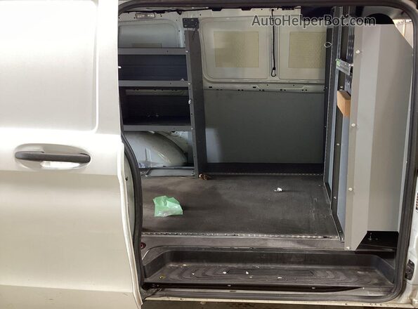 W1YV0BEY3L3738485 2020 MERCEDES-BENZ METRIS  Вид задней части салона