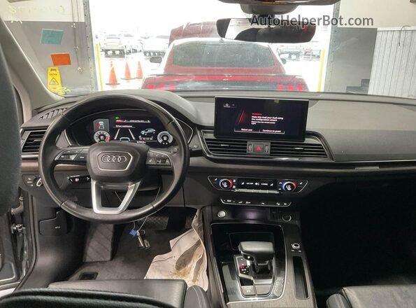 WA1E2AFY8N2084139 2022 AUDI Q5  Widok komory silnika