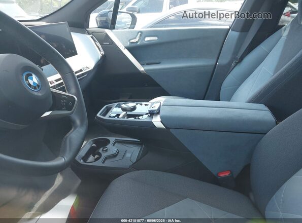 WB523CF0XRCP58542 2024 BMW IX Blue 
