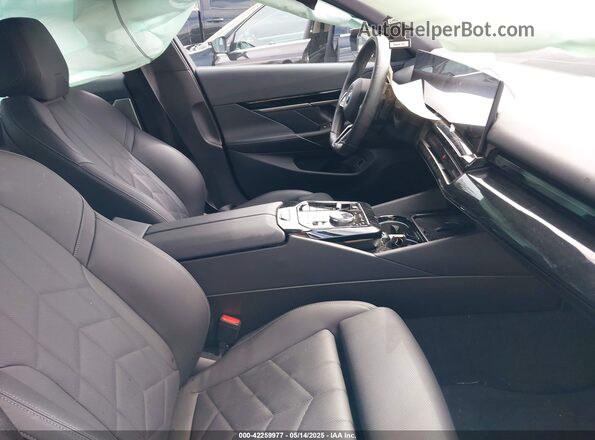 WBA53FJ09RCR24363 2024 BMW 5 SERIES Black Front interior view