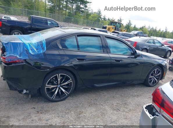 WBA53FJ09RCR24363 2024 BMW 5 SERIES Black Rear interior view