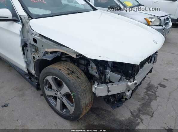 WDC0J4KB6HF176959 2017 MERCEDES-BENZ GLC 300 COUPE White Widok z przodu