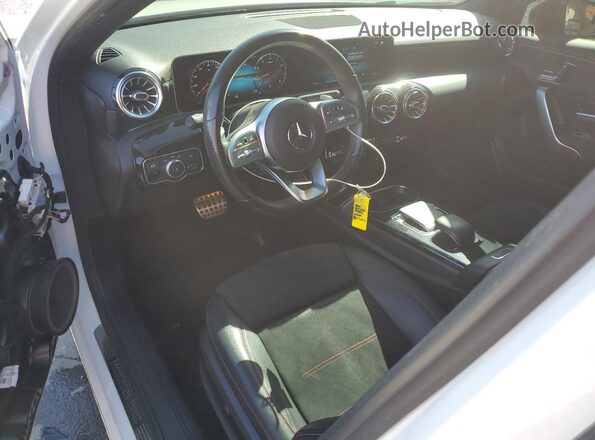 WDD3G4EB0KW022029 2019 MERCEDES-BENZ A White წინა პანელის ხედი
