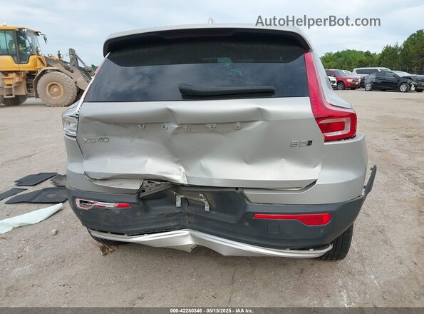 YV4L12UN9P2927523 2023 VOLVO XC40 Silver 