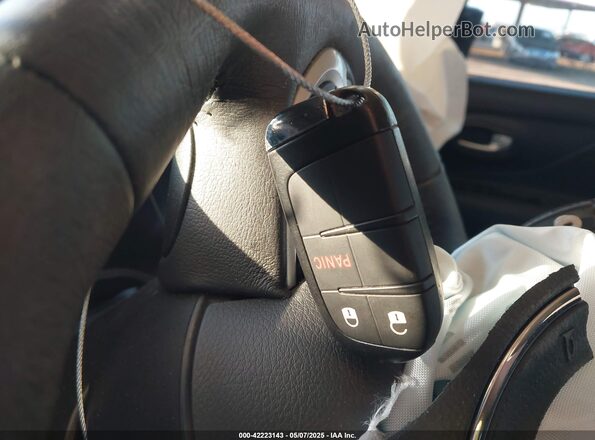 ZACNJDB13PPP32981 2023 JEEP RENEGADE Белый 