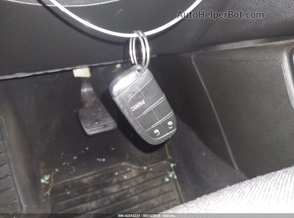 ZACNJDBB0MPM28530 2021 JEEP RENEGADE Серый Вид панели приборов
