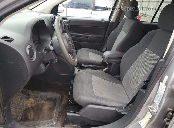 1C4NJCBA5GD620517 2016 JEEP COMPASS Silver Front interior view