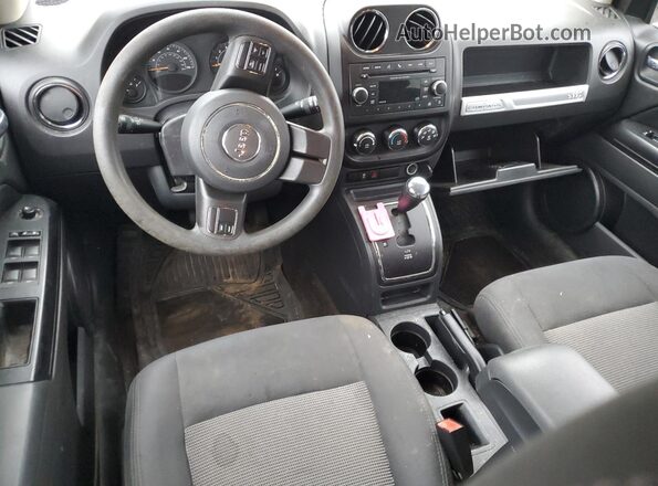 1C4NJCBA5GD620517 2016 JEEP COMPASS Silver Dashboard view