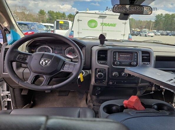 1C6RR7FTXNS172482 2022 RAM 1500 CLASSIC  Вид спереди