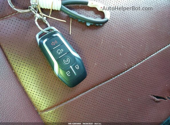 1FA6P8TH2G5210284 2016 FORD MUSTANG White Widok deski rozdzielczej