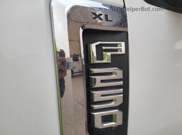 1FT7X2B63HEF22627 2017 FORD F-250  Vista de los asientos traseros