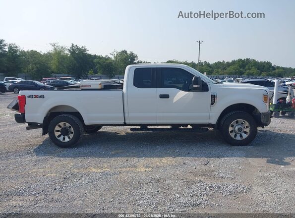 1FT7X2B68JEC68645 2018 FORD F250 White Vista interior trasera