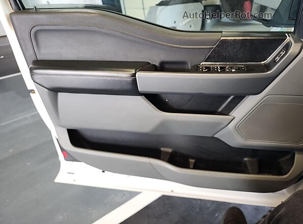 1FTEX1EB3MKD86148 2021 FORD F150  Вид задньої частини салону