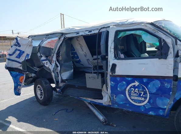 1GCWGAFP4N1280653 2022 CHEVROLET EXPRESS White Դիմացի տեսք