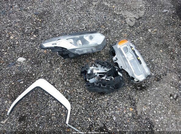 1GNEVGKWXMJ132594 2021 CHEVROLET TRAVERSE Серебряный Вид панели приборов