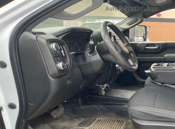 1GT19LE74MF106391 2021 GMC SIERRA  Engine compartment view