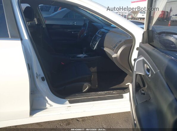1N4AL3AP0GC251639 2016 NISSAN ALTIMA White Вид салону спереду