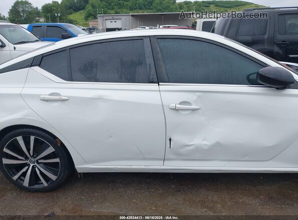 1N4BL4CV8MN375289 2021 NISSAN ALTIMA White 360 interior view