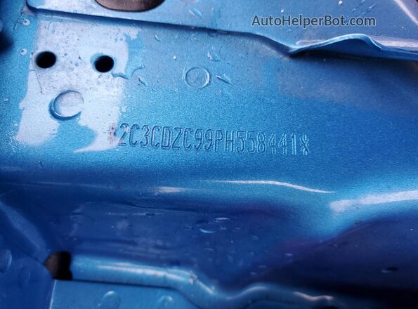 IDCO004543ZZ 2023 DODGE CHALLENGER Black Widok komory silnika