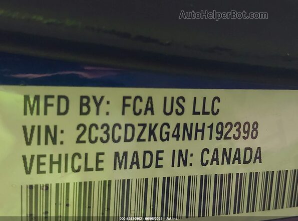 2C3CDZKG4NH192398 2022 DODGE CHALLENGER Blue Widok komory silnika
