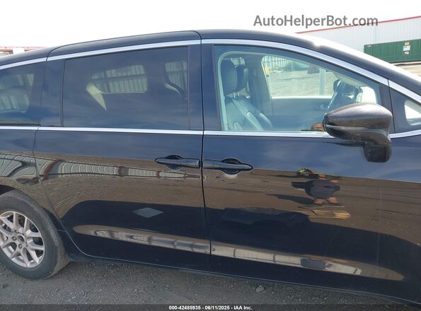 2C4RC1BG1RR159451 2024 CHRYSLER PACIFICA Black Rear interior view