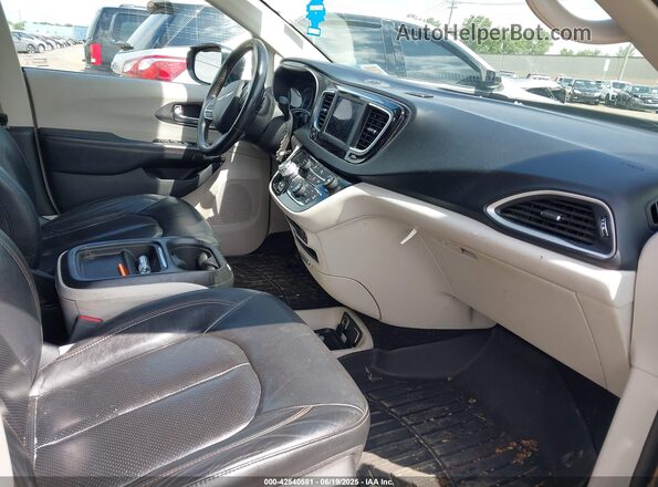 2C4RC1BG2LR117636 2020 CHRYSLER PACIFICA Navy Вид салону спереду