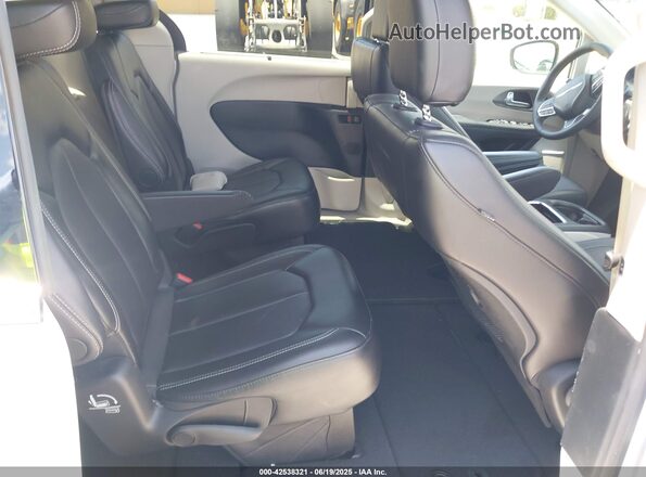 2C4RC1BG4RR125729 2024 CHRYSLER PACIFICA Silver Vista de la etiqueta del VIN