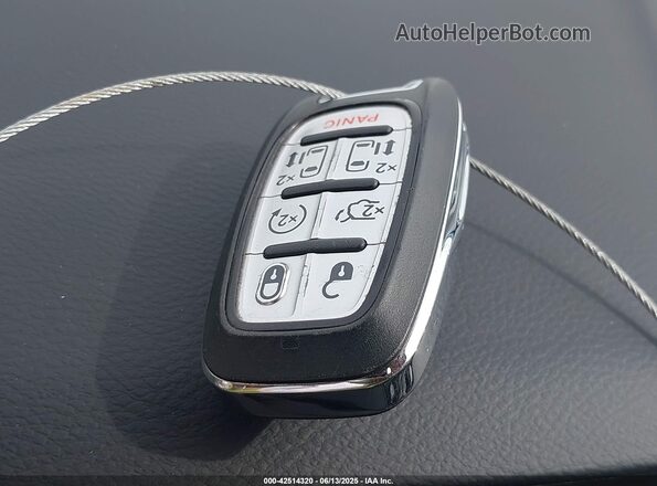 2C4RC1BG8PR623851 2023 CHRYSLER PACIFICA Белый Вид панели приборов