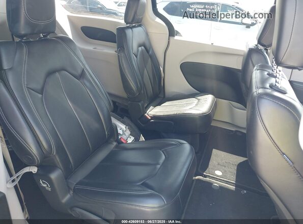 2C4RC1BGXPR613368 2023 CHRYSLER PACIFICA Black Vista de la etiqueta del VIN
