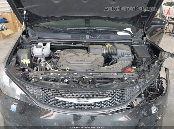 2C4RC1CG3RR171745 2024 CHRYSLER VOYAGER Black Rear view