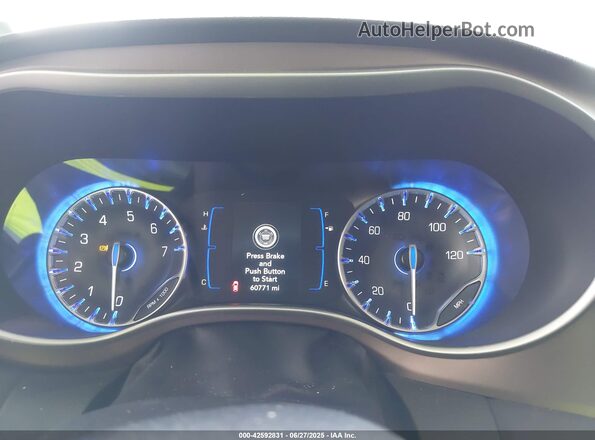 2C4RC1CG6PR525139 2023 CHRYSLER VOYAGER White Հետևի նստատեղերի տեսք
