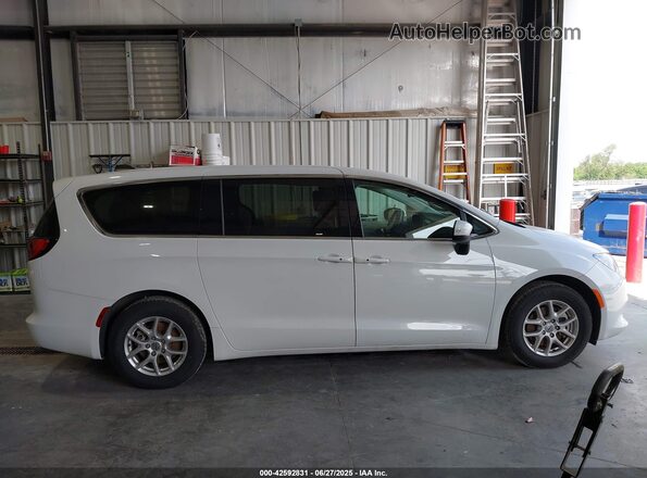 2C4RC1CG6PR525139 2023 CHRYSLER VOYAGER White Սալոնի հետևի տեսք