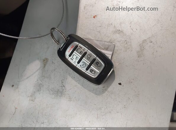 2C4RC1CG9PR533946 2023 CHRYSLER VOYAGER White წინა პანელის ხედი