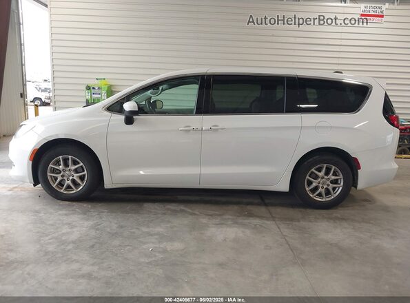 2C4RC1CG9PR533946 2023 CHRYSLER VOYAGER White სალონის 360-გრადუსიანი ხედი