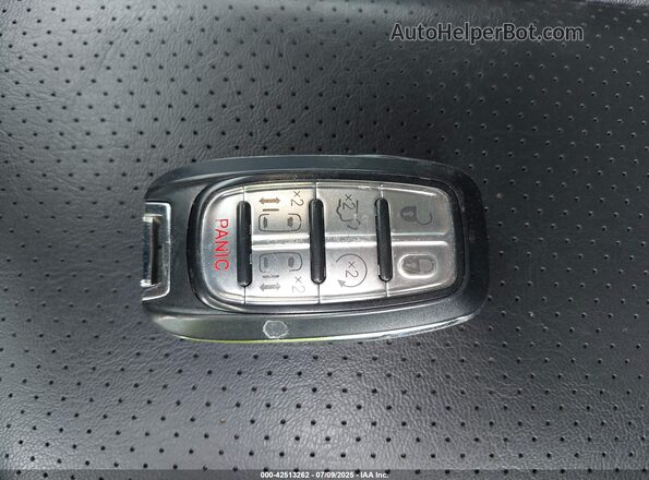 2C4RC1DG2MR503083 2021 CHRYSLER VOYAGER White 