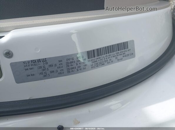 2C4RC1GG2LR175979 2020 CHRYSLER PACIFICA White ძრავის განყოფილების ხედი