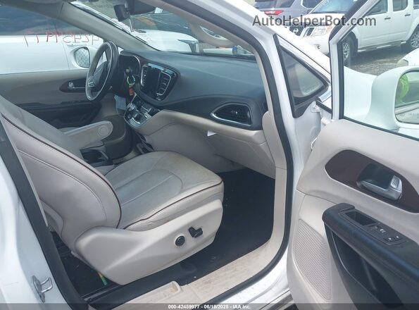2C4RC1GG2LR175979 2020 CHRYSLER PACIFICA White წინა სალონის ხედი