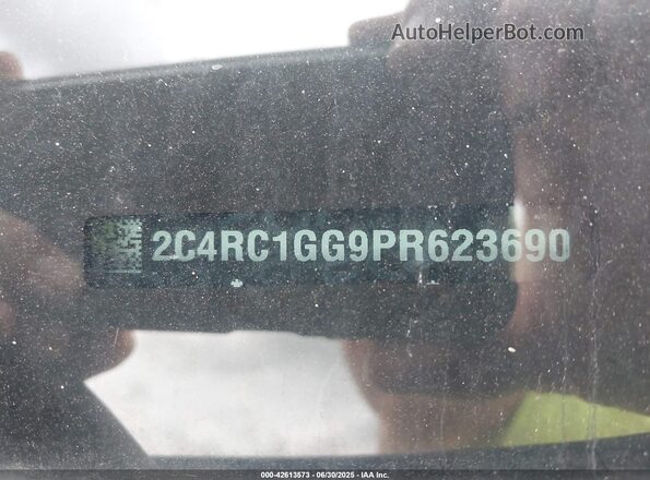 2C4RC1GG9PR623690 2023 CHRYSLER PACIFICA Black Вид підкапотного простору