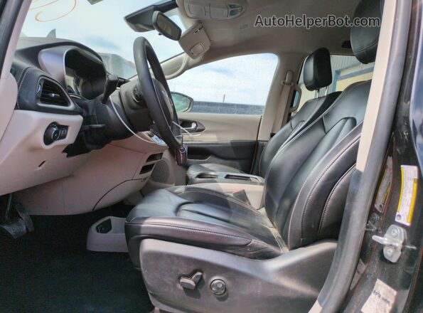 2C4RC1L7XPR541392 2023 CHRYSLER PACIFICA Black წინა სალონის ხედი