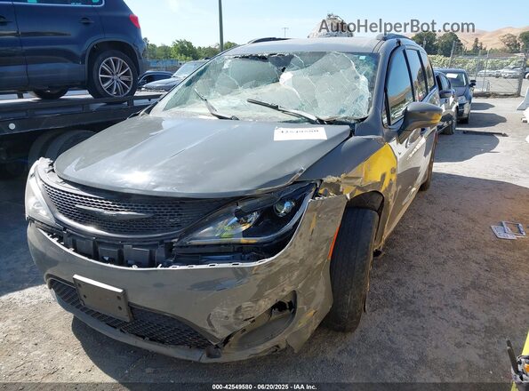 2C4RC3BG3LR278119 2020 CHRYSLER PACIFICA Gray Vista frontal
