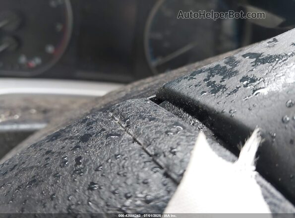 2T3BFREV3JW709681 2018 TOYOTA LE Silver Вид задніх сидінь