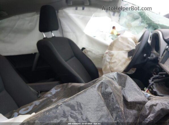 2T3BFREV3JW709681 2018 TOYOTA LE Silver Вид салону спереду